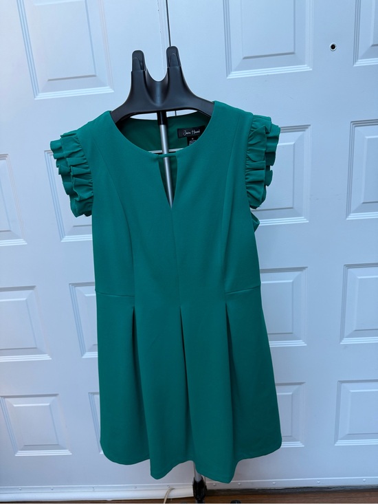 Jessica Howard Dresses & Skirts - Jessica Howard Emerald Green Ruffle Sleeve Midi Dress